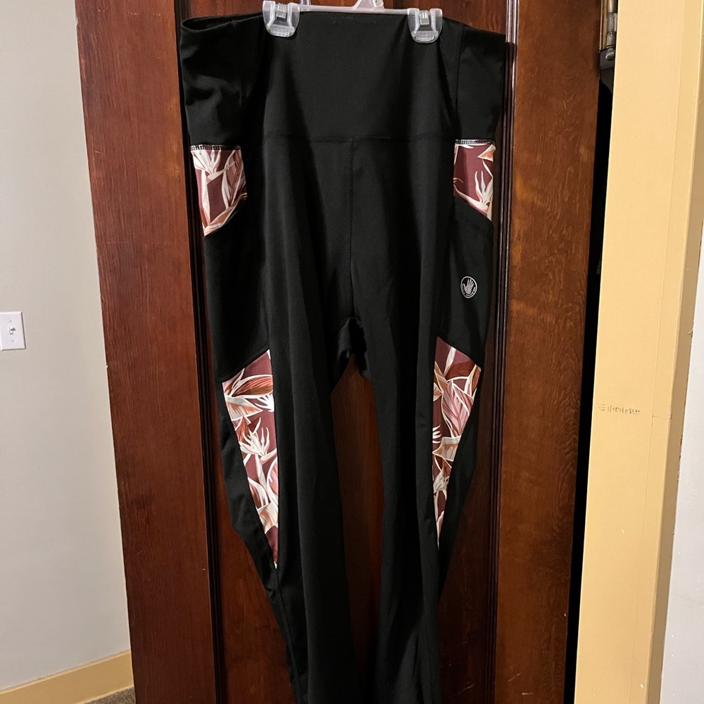 Bodyglove leggings with pockets